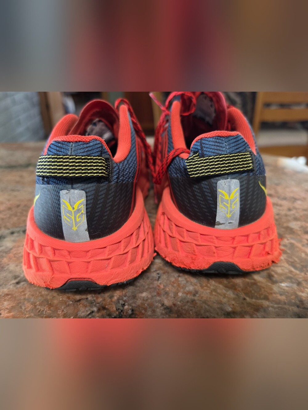 Hoka One One Speedgoat 4 trail running shoes Men's Size 10.5 - Picture 3 of 16